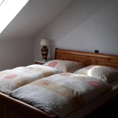 Altes Saengerheim Hotel Quierschied Bagian luar foto
