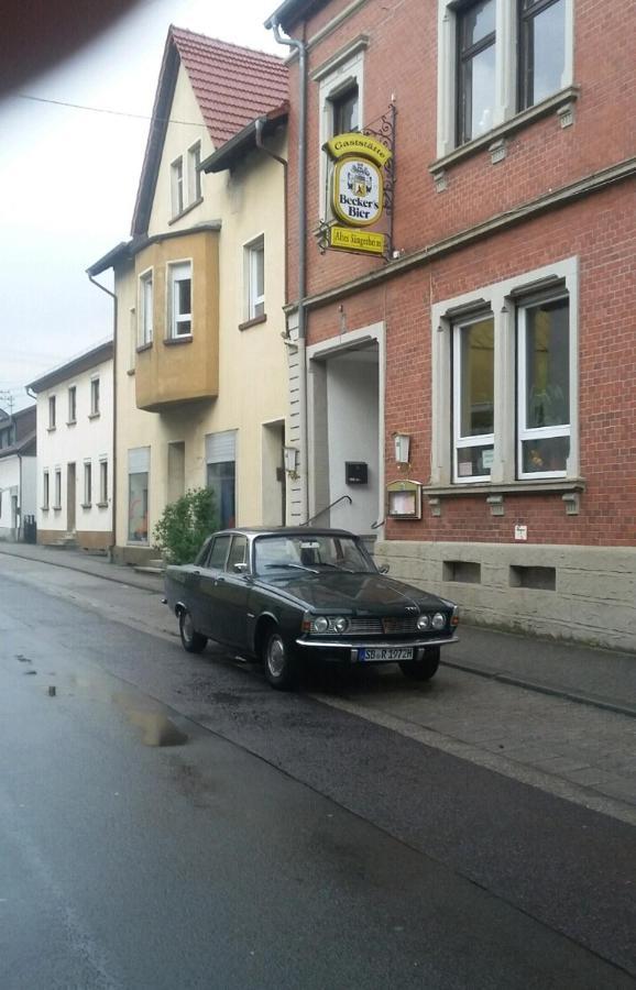 Altes Saengerheim Hotel Quierschied Bagian luar foto
