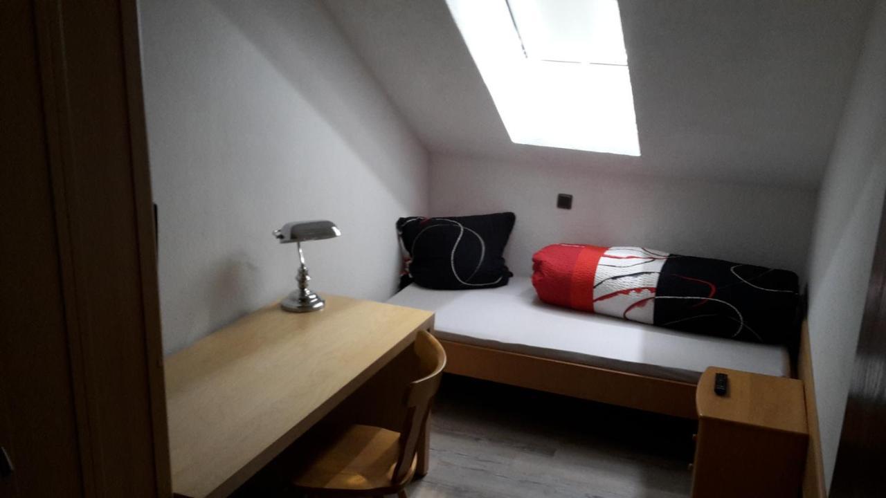 Altes Saengerheim Hotel Quierschied Bagian luar foto