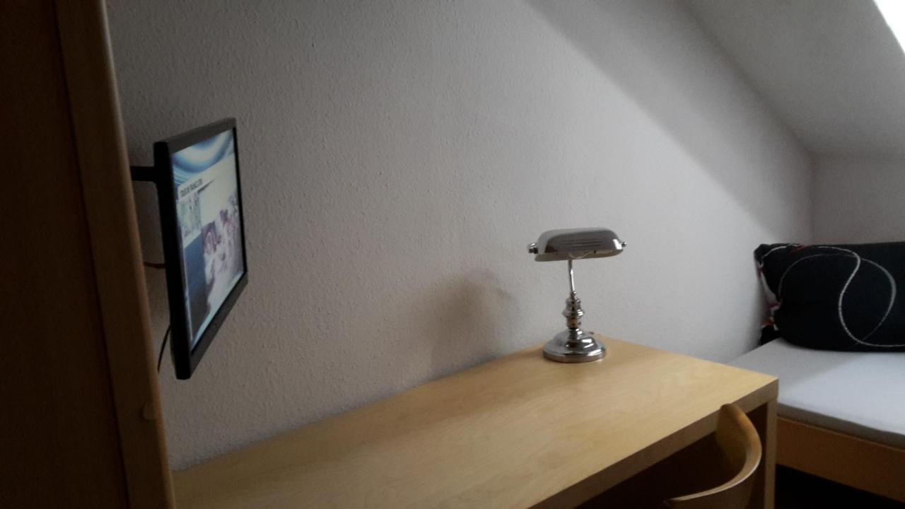 Altes Saengerheim Hotel Quierschied Bagian luar foto