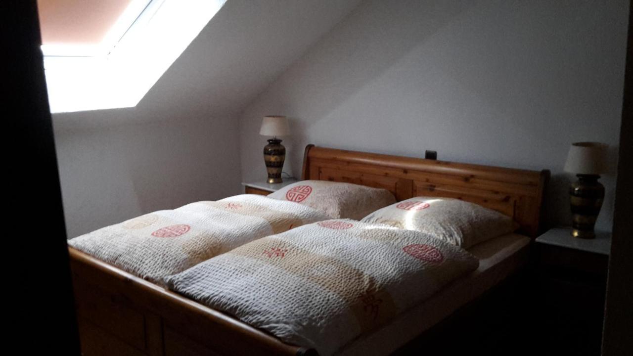 Altes Saengerheim Hotel Quierschied Bagian luar foto